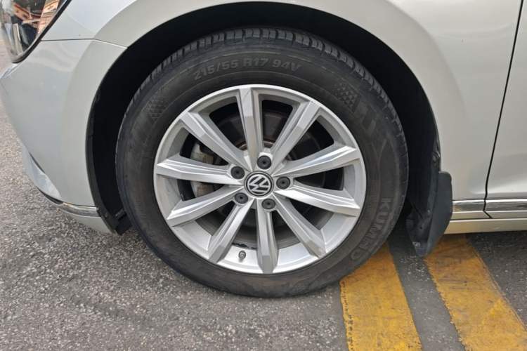 Used Volkswagen Magotan 2018 330TSI DSG Advanced Model Left Front Wheel Hub