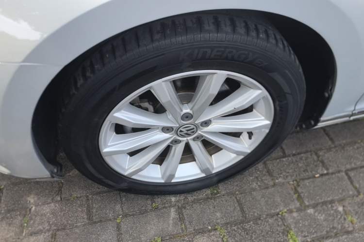 Used Volkswagen Magotan 2018 330TSI DSG Advanced Model Left Front Wheel Hub
