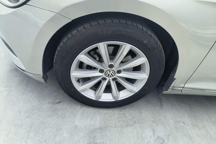 Used Volkswagen Magotan 2018 330TSI DSG Advanced Model Left Front Wheel Hub