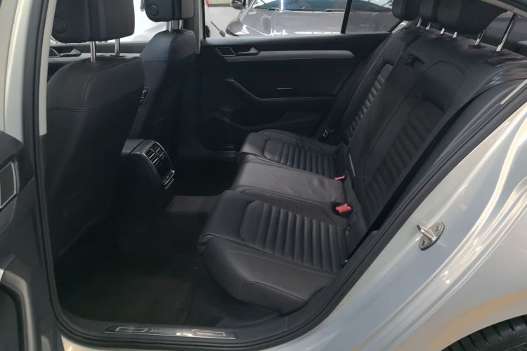 Used Volkswagen Magotan 2018 330TSI DSG Advanced Model Left Rear Seat