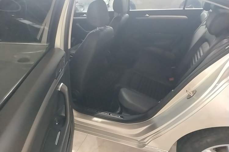 Used Volkswagen Magotan 2018 280TSI DSG Comfort Model Left Rear Seat