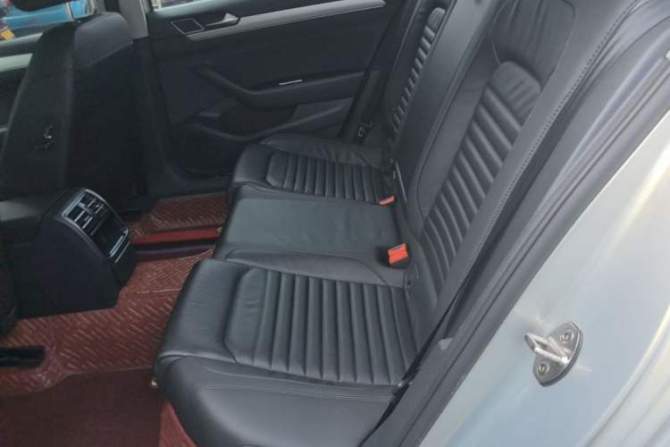 Used Volkswagen Magotan 2018 330TSI DSG Advanced Model Left Rear Seat