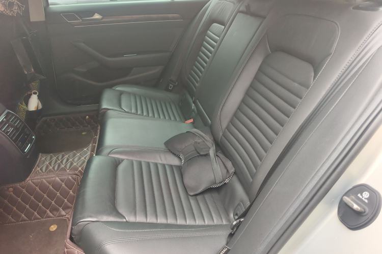 Used Volkswagen Magotan 2018 380TSI DSG Luxury Model Left Rear Seat