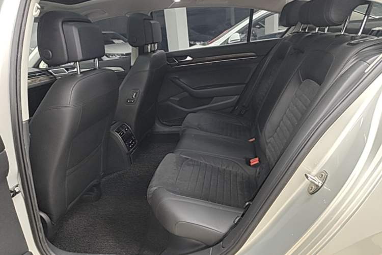 Used Volkswagen Magotan 2018 330TSI DSG Luxury Model Left Rear Seat