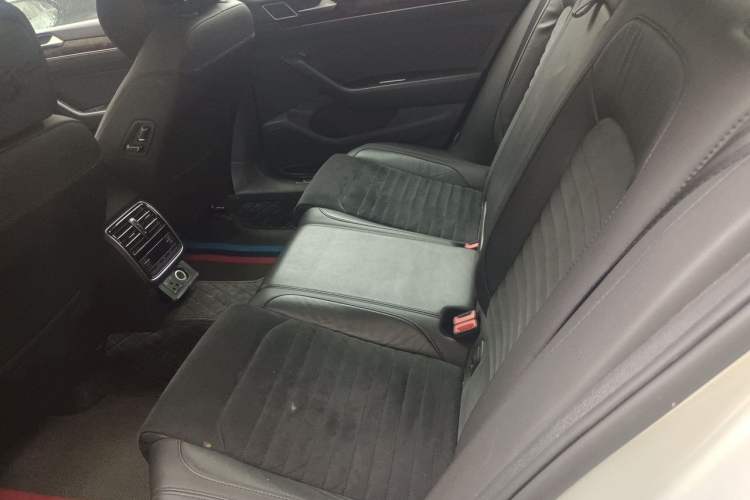 Used Volkswagen Magotan 2018 380TSI DSG Luxury Model Left Rear Seat