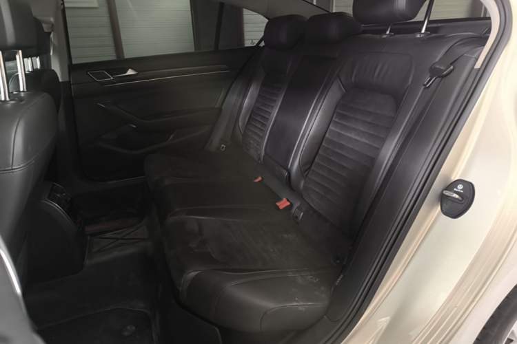 Used Volkswagen Magotan 2018 380TSI DSG Luxury Model Left Rear Seat