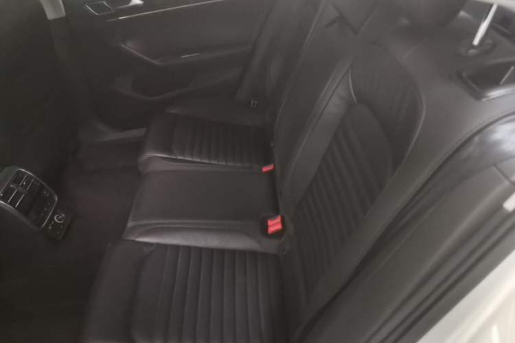 Used Volkswagen Magotan 2018 Facelift 330TSI DSG Luxury Model Left Rear Seat