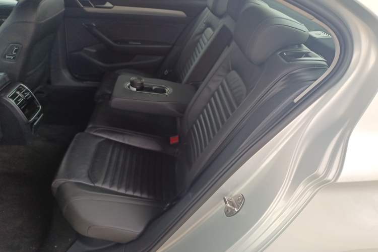 Used Volkswagen Magotan 2018 330TSI DSG Advanced Model Left Rear Seat