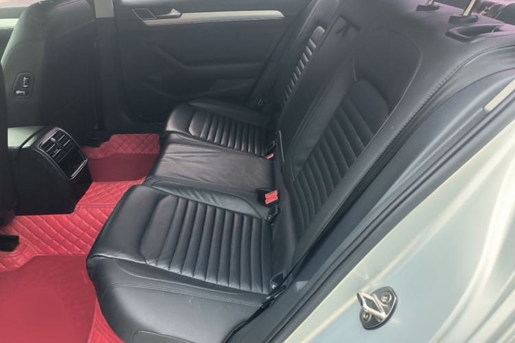 Used Volkswagen Magotan 2018 330TSI DSG Advanced Model Left Rear Seat
