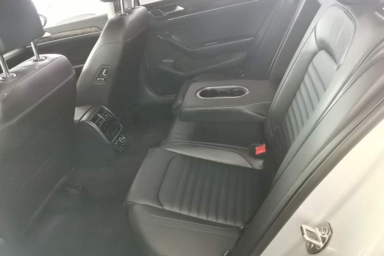 Used Volkswagen Magotan 2018 Facelift 330TSI DSG Luxury Model Left Rear Seat