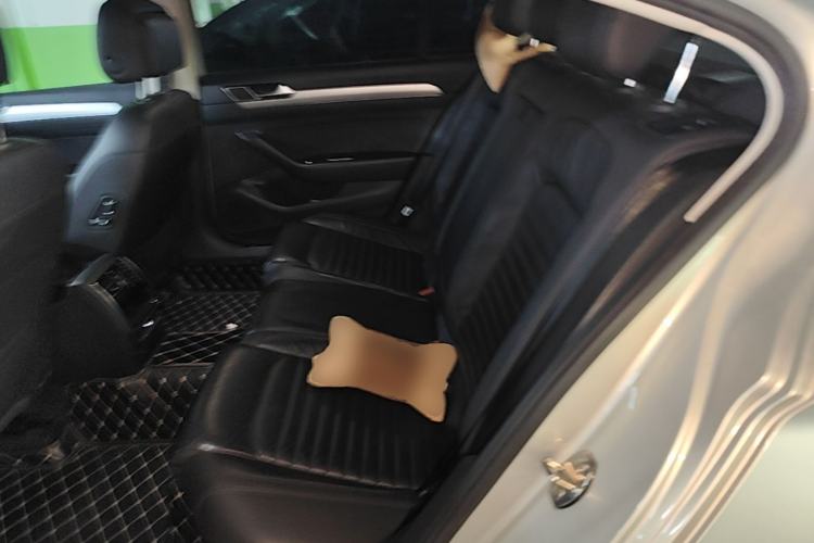 Used Volkswagen Magotan 2018 330TSI DSG Advanced Model Left Rear Seat