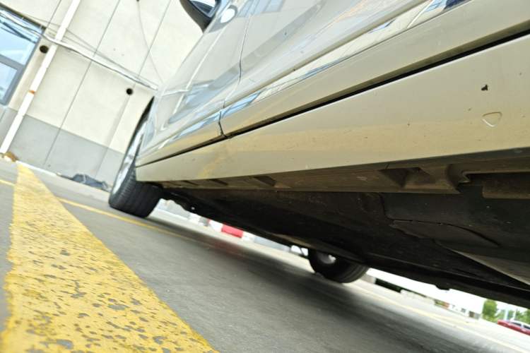 Used Volkswagen Magotan 2018 330TSI DSG Luxury Model Left Side Sill