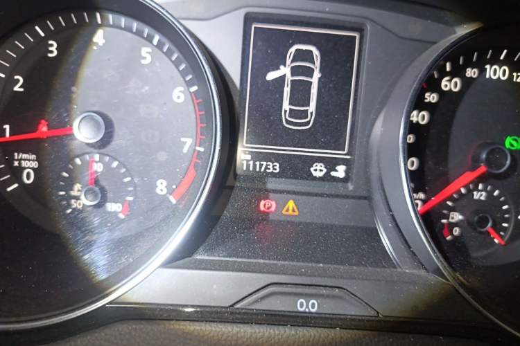 Used Volkswagen Magotan 2018 330TSI DSG Luxury Model Odometer Close Up