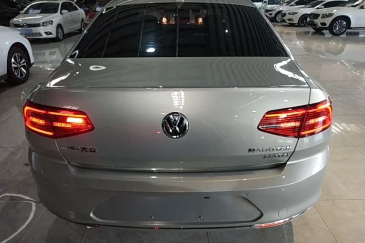 Used Volkswagen Magotan 2018 280TSI DSG Comfort Model Rear