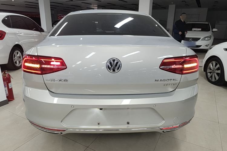 Used Volkswagen Magotan 2018 330TSI DSG Luxury Model Rear