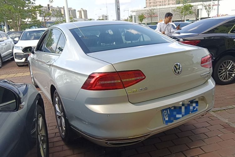 Used Volkswagen Magotan 2018 330TSI DSG Luxury Model Rear Left 45 Deg