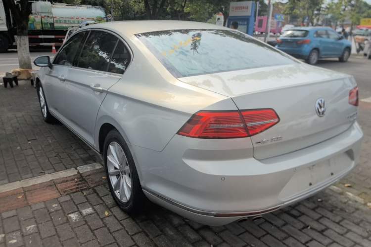 Used Volkswagen Magotan 2018 330TSI DSG Advanced Model Rear Left 45 Deg