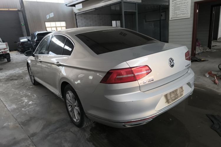 Used Volkswagen Magotan 2018 380TSI DSG Luxury Model Rear Left 45 Deg