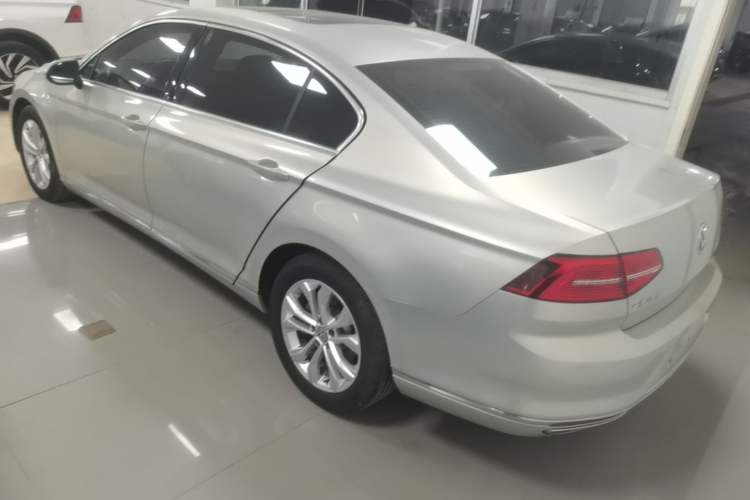 Used Volkswagen Magotan 2018 Facelift 330TSI DSG Luxury Model Rear Left 45 Deg