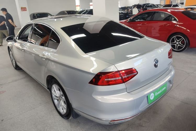 Used Volkswagen Magotan 2018 Facelift 330TSI DSG Luxury Model Rear Left 45 Deg