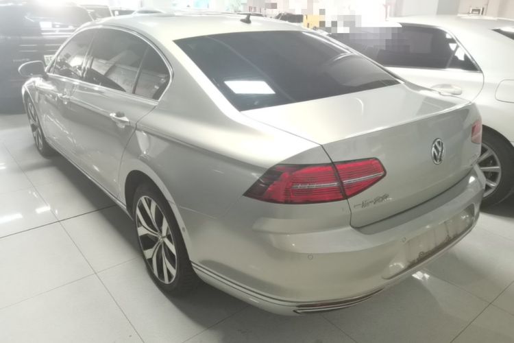 Used Volkswagen Magotan 2018 330TSI DSG Luxury Model Rear Left 45 Deg