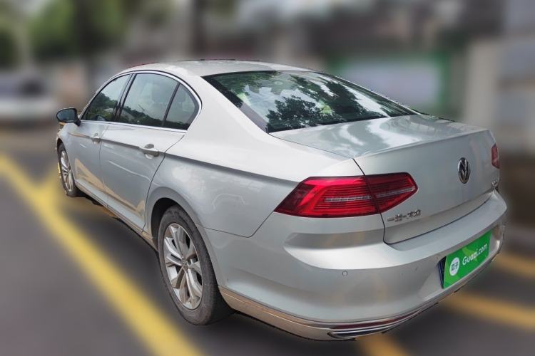 Used Volkswagen Magotan 2018 330TSI DSG Luxury Model Rear Left 45 Deg