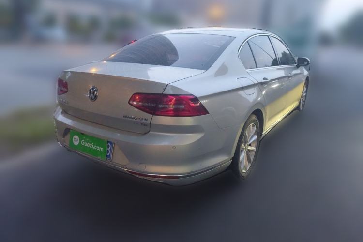 Used Volkswagen Magotan 2018 330TSI DSG Advanced Model Rear Right 45 Deg