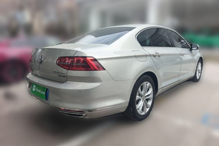 Used Volkswagen Magotan 2018 380TSI DSG Luxury Model Rear Right 45 Deg