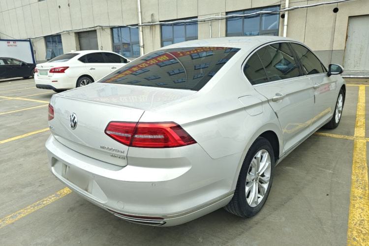 Used Volkswagen Magotan 2018 330TSI DSG Luxury Model Rear Right 45 Deg