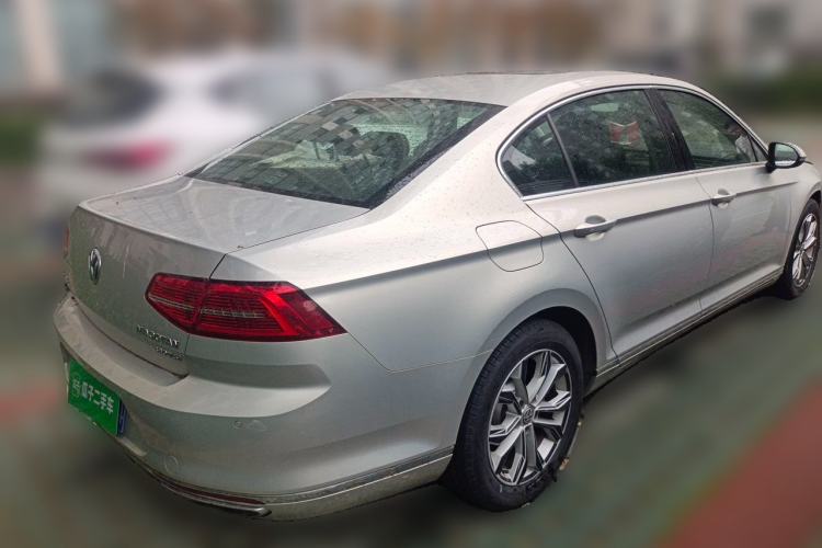 Used Volkswagen Magotan 2018 380TSI DSG Luxury Model Rear Right 45 Deg