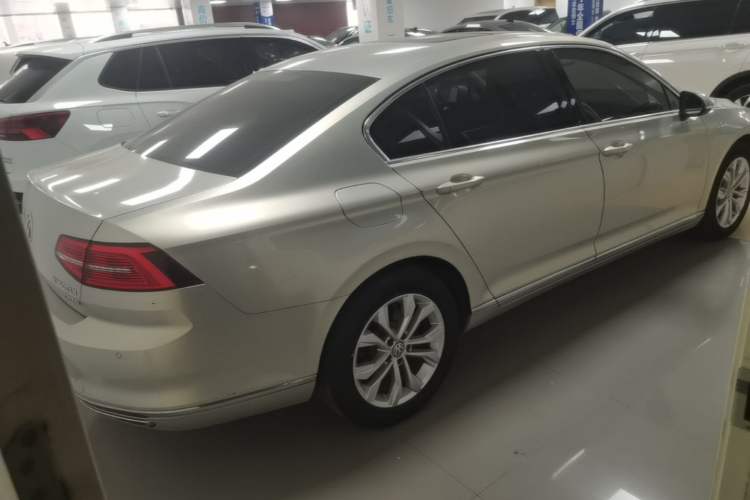 Used Volkswagen Magotan 2018 Facelift 330TSI DSG Luxury Model Rear Right 45 Deg