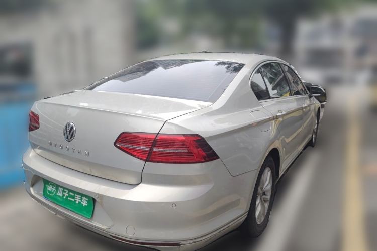 Used Volkswagen Magotan 2018 280TSI DSG Comfort Model Rear Right 45 Deg