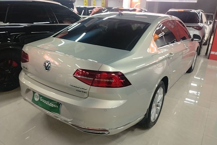 Used Volkswagen Magotan 2018 Facelift 330TSI DSG Luxury Model Rear Right 45 Deg