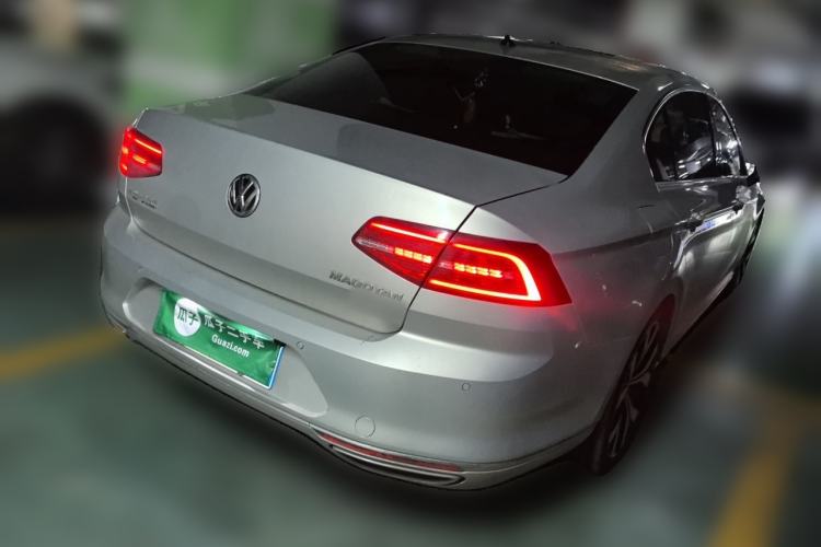 Used Volkswagen Magotan 2018 330TSI DSG Luxury Model Rear Right 45 Deg