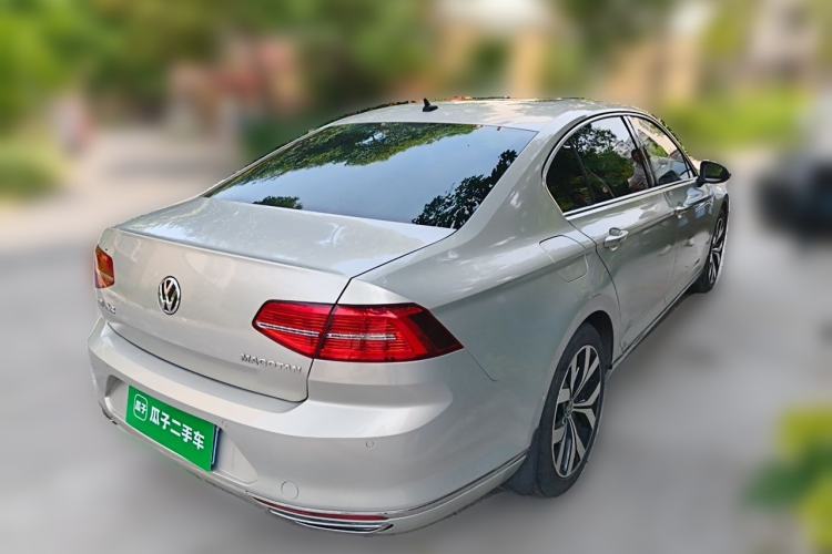 Used Volkswagen Magotan 2018 380TSI DSG Prestige Model Rear Right 45 Deg