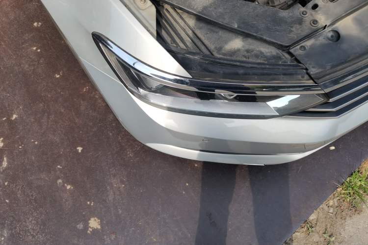 Used Volkswagen Magotan 2018 Facelift 330TSI DSG Luxury Model Right Front Headlight