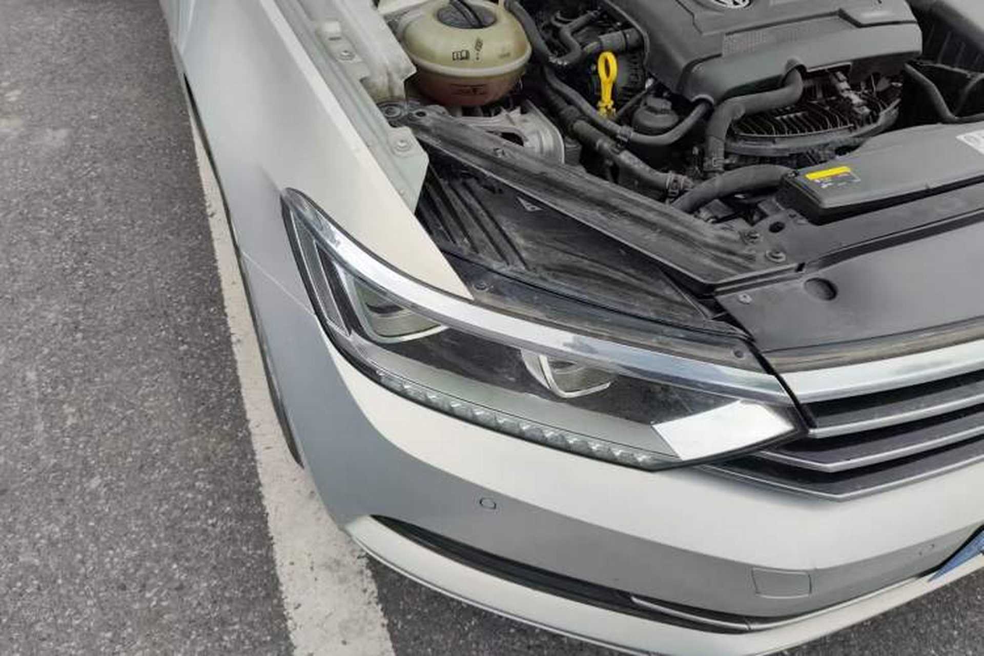Used Volkswagen Magotan 2018 Facelift 330TSI DSG Luxury Model Right Front Headlight