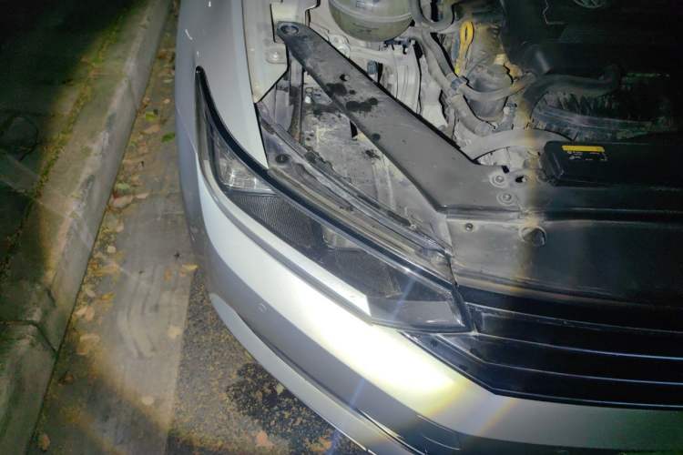 Used Volkswagen Magotan 2018 330TSI DSG Advanced Model Right Front Headlight