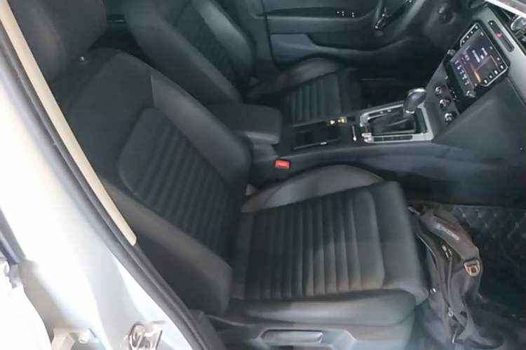 Used Volkswagen Magotan 2018 280TSI DSG Comfort Model Right Front Seat