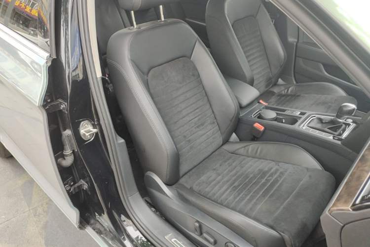 Used Volkswagen Magotan 2018 330TSI DSG Luxury Model Right Front Seat