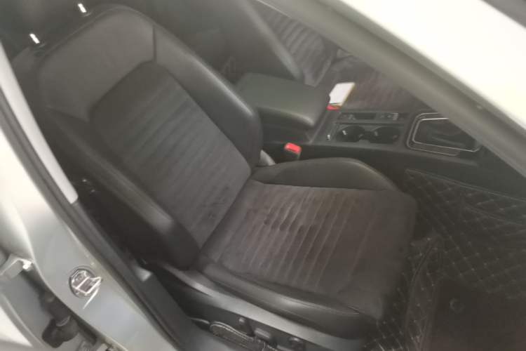 Used Volkswagen Magotan 2018 330TSI DSG Luxury Model Right Front Seat