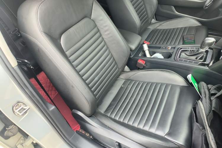 Used Volkswagen Magotan 2018 330TSI DSG Advanced Model Right Front Seat