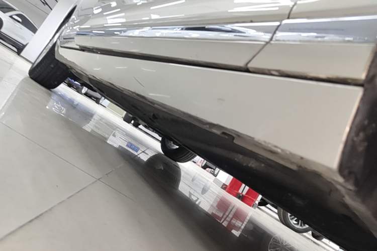 Used Volkswagen Magotan 2018 330TSI DSG Luxury Model Right Side Sill