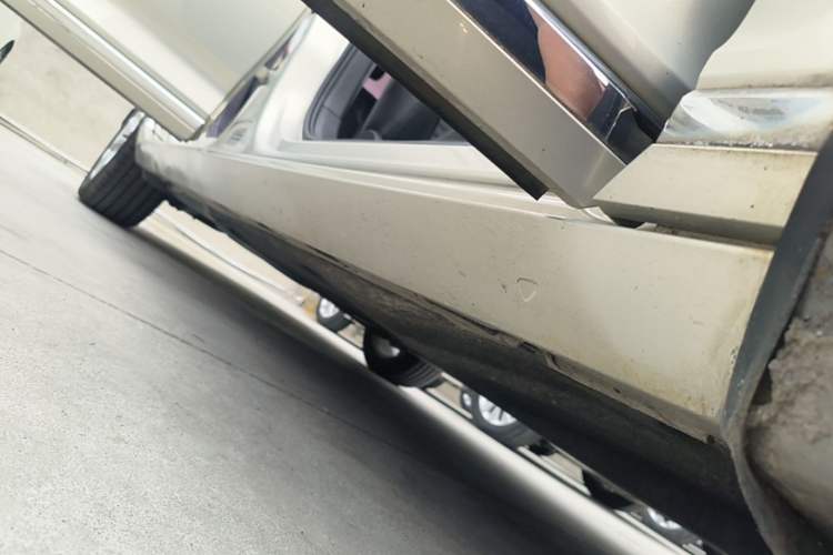 Used Volkswagen Magotan 2018 330TSI DSG Advanced Model Right Side Sill
