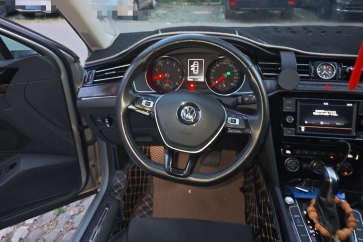Used Volkswagen Magotan 2018 330TSI DSG Luxury Model Steering Wheel