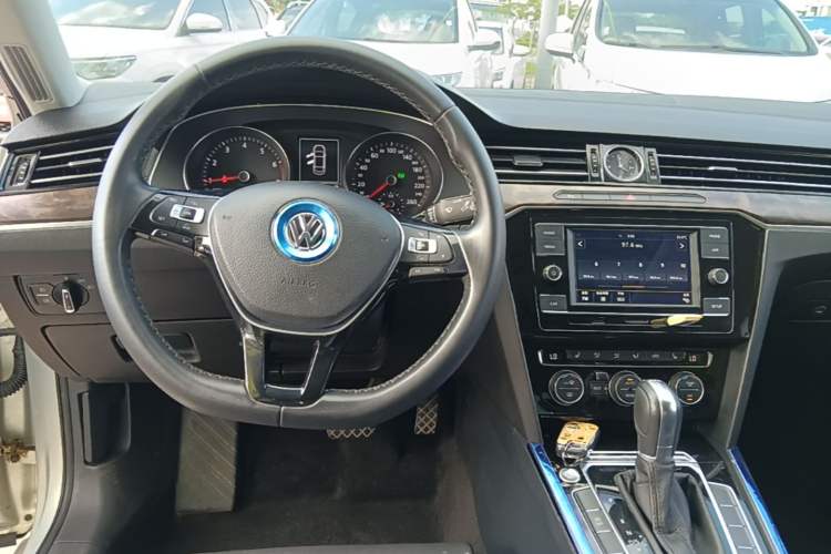 Used Volkswagen Magotan 2018 330TSI DSG Luxury Model Steering Wheel