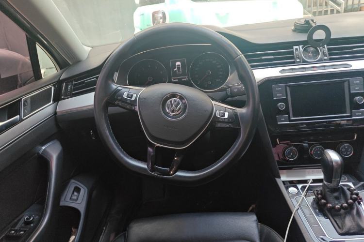 Used Volkswagen Magotan 2018 330TSI DSG Advanced Model Steering Wheel