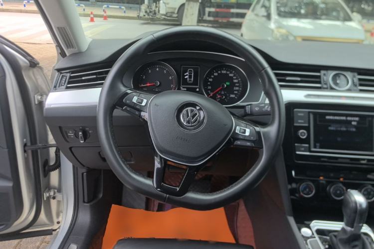 Used Volkswagen Magotan 2018 330TSI DSG Advanced Model Steering Wheel