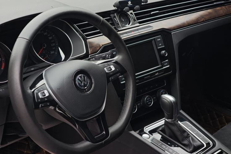 Used Volkswagen Magotan 2018 330TSI DSG Luxury Model Steering Wheel