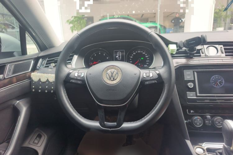 Used Volkswagen Magotan 2018 380TSI DSG Luxury Model Steering Wheel